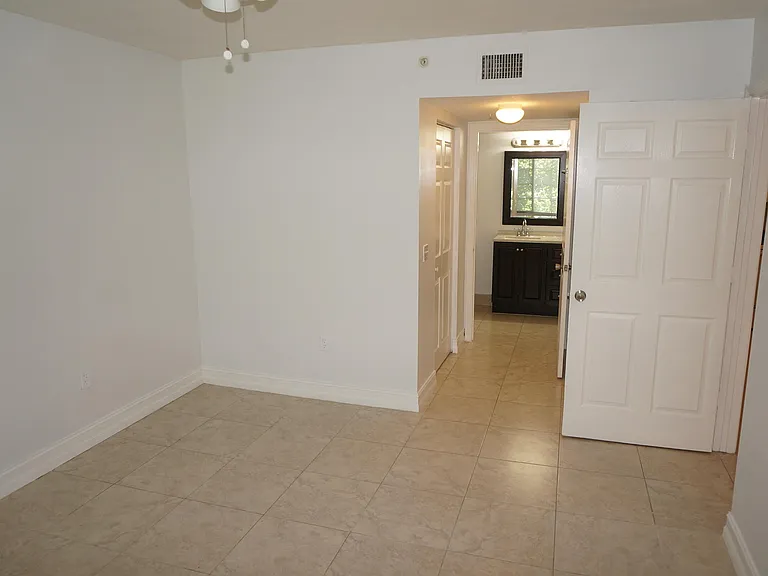 4021 San Marino Blvd #204 — Photo 11