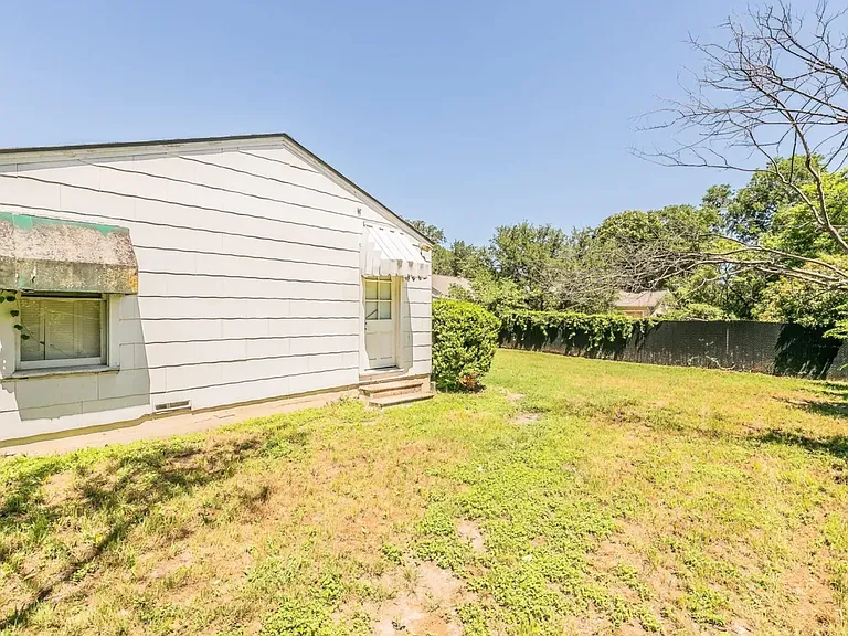 3241 Sandage Ave — Photo 24