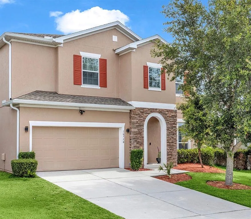 4 bed, 2.5 bath, 2892 sqft, $3,800 — Photo 1