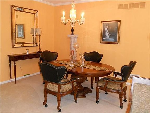 4th image of 22 Marble House Dr