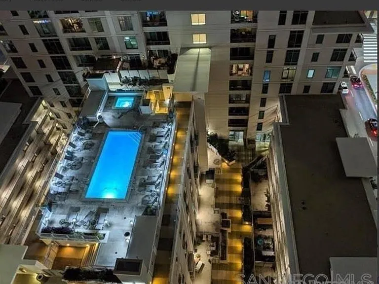 425 W Beech St #804 — Photo 38