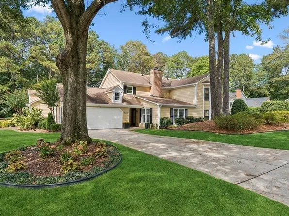 115 Great Oaks Ln, Roswell, GA 30075