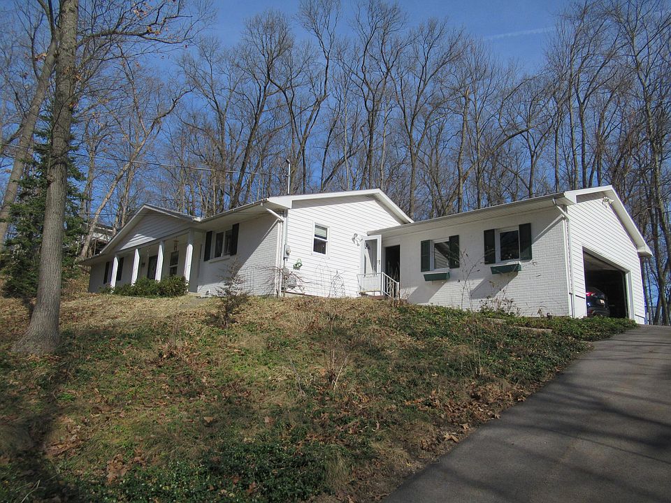 1st image of 1551 Laraway Lake Dr SE