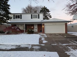 3441 Winterfield Dr, Warren, MI 48092