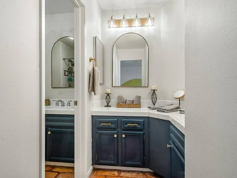 49105 Barrymore St — Photo 11