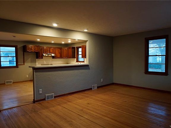 2nd image of 2030 Independence Ave