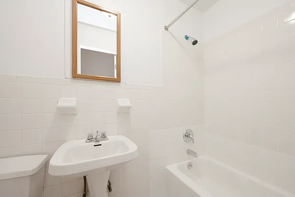 Rented by R New York | media 30