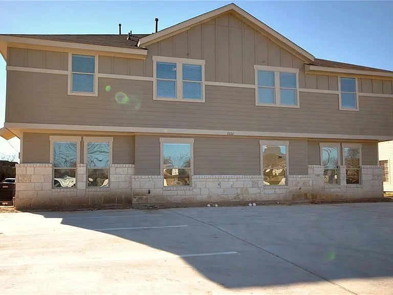 2222 Creekside Ln #C — Photo 1