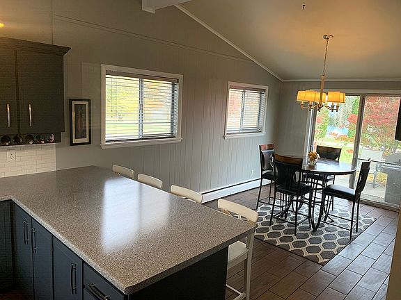 3rd image of 1827 Almeda Dr
