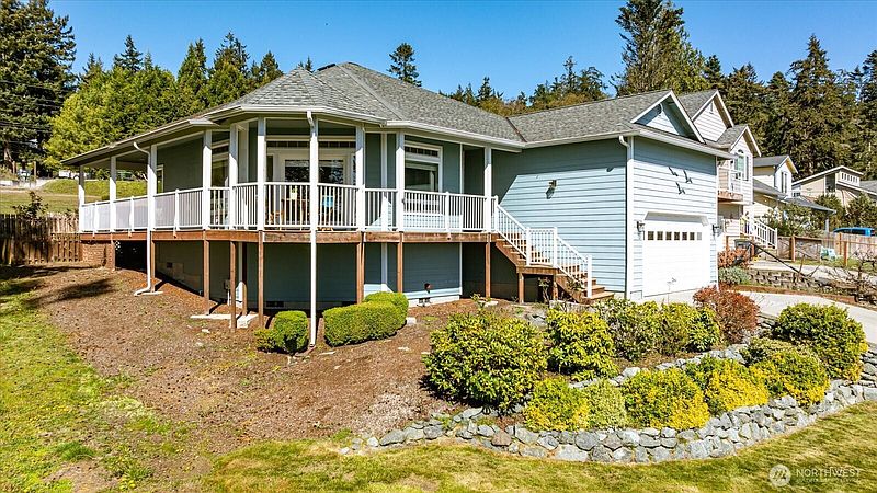 3rd image of 1041 Halsey Drive