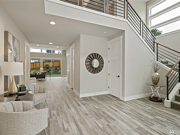 Great Room Concept on mail level - 