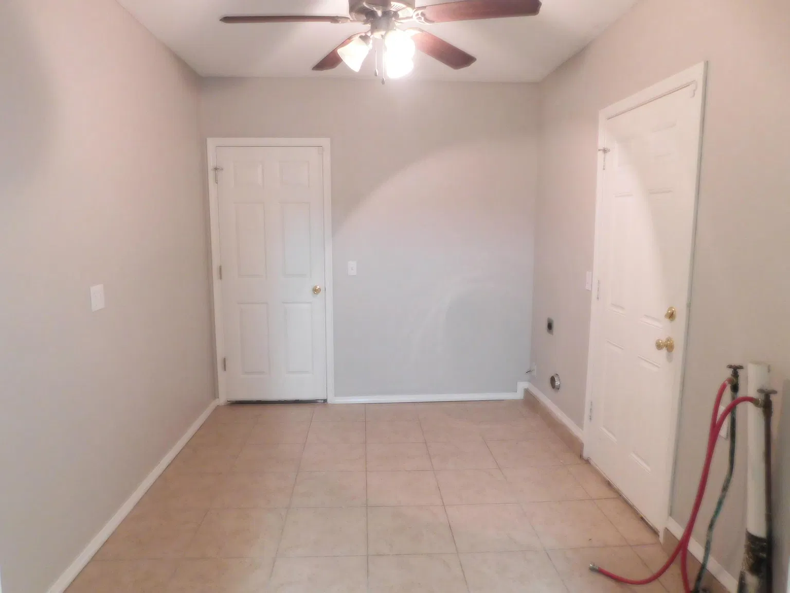 4 bed, 1404 sqft, $1,600 — Photo 2