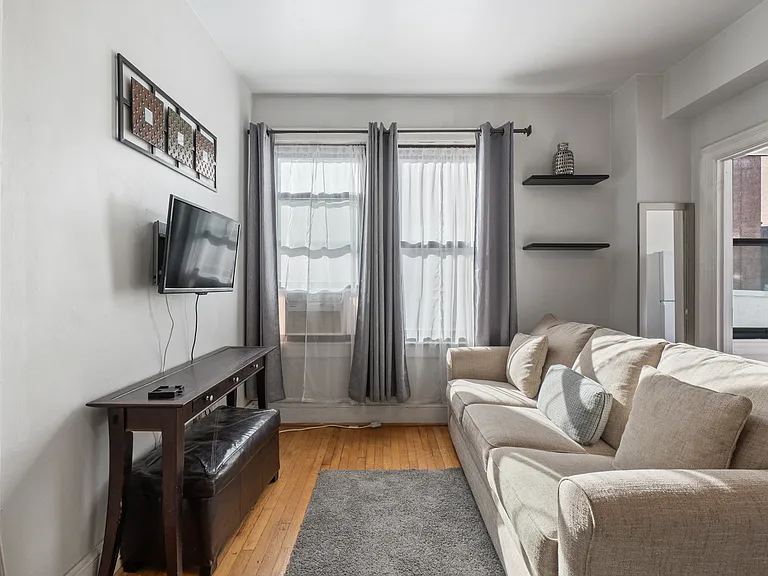 1101 L St NW #308 — Photo 4
