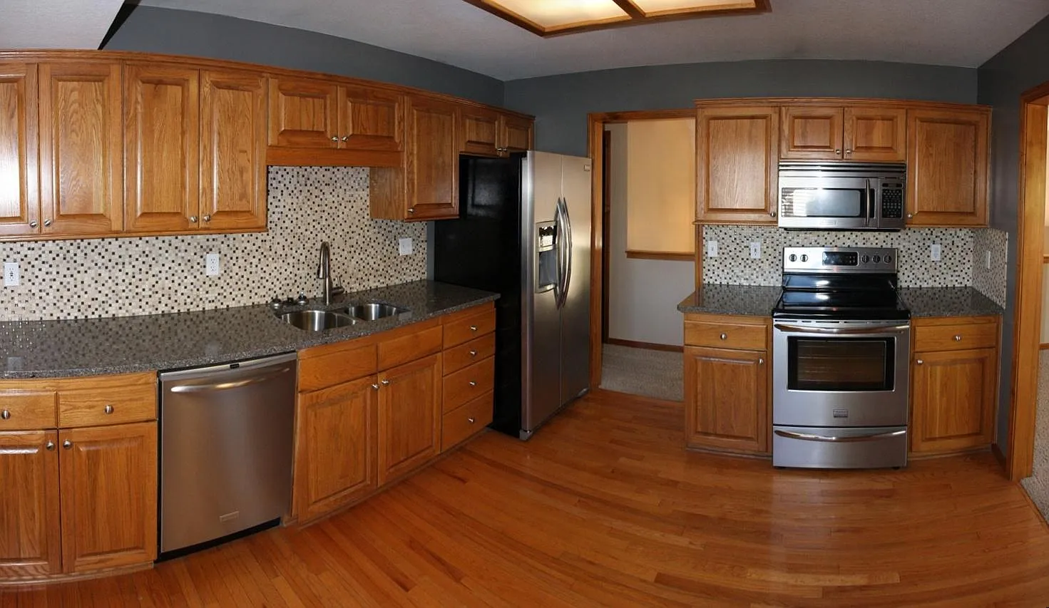 3 bed, 2.5 bath, 1743 sqft, $2,400 — Photo 4