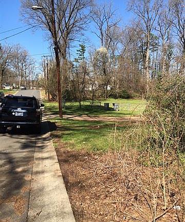 4th image of 2220 Kennesaw Dr