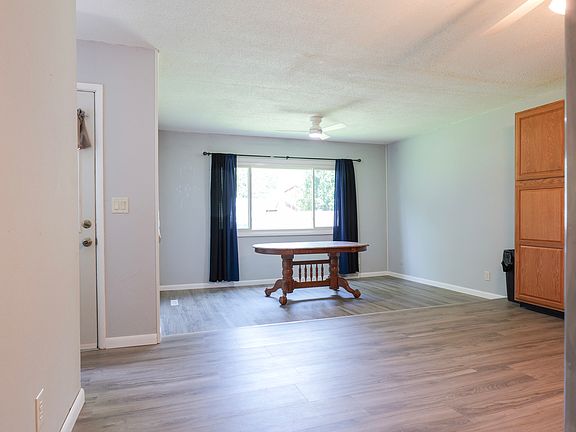 4th image of 3506 Somerset Dr