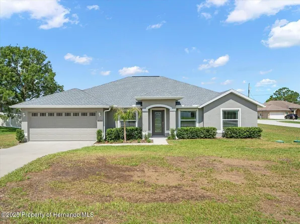 8199 Nordica Rd, Weeki Wachee, FL 34613
