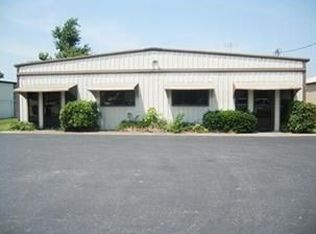 202 S Virginia Ave, Gentry, AR 72734