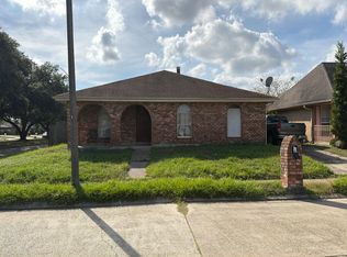 5700 Louis Prima Dr E, New Orleans, LA 70128