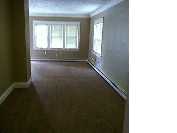 3rd image of 550 Arden Pl