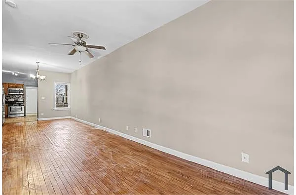 Building Photo - 407 W 28th St