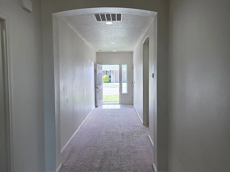 1430 SW Greeley St — Photo 3