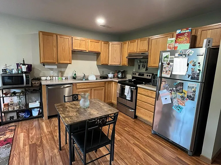 635 E Dayton St — Photo 14