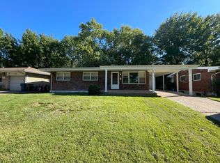 27 Queen Ann Dr, Hazelwood, MO 63042