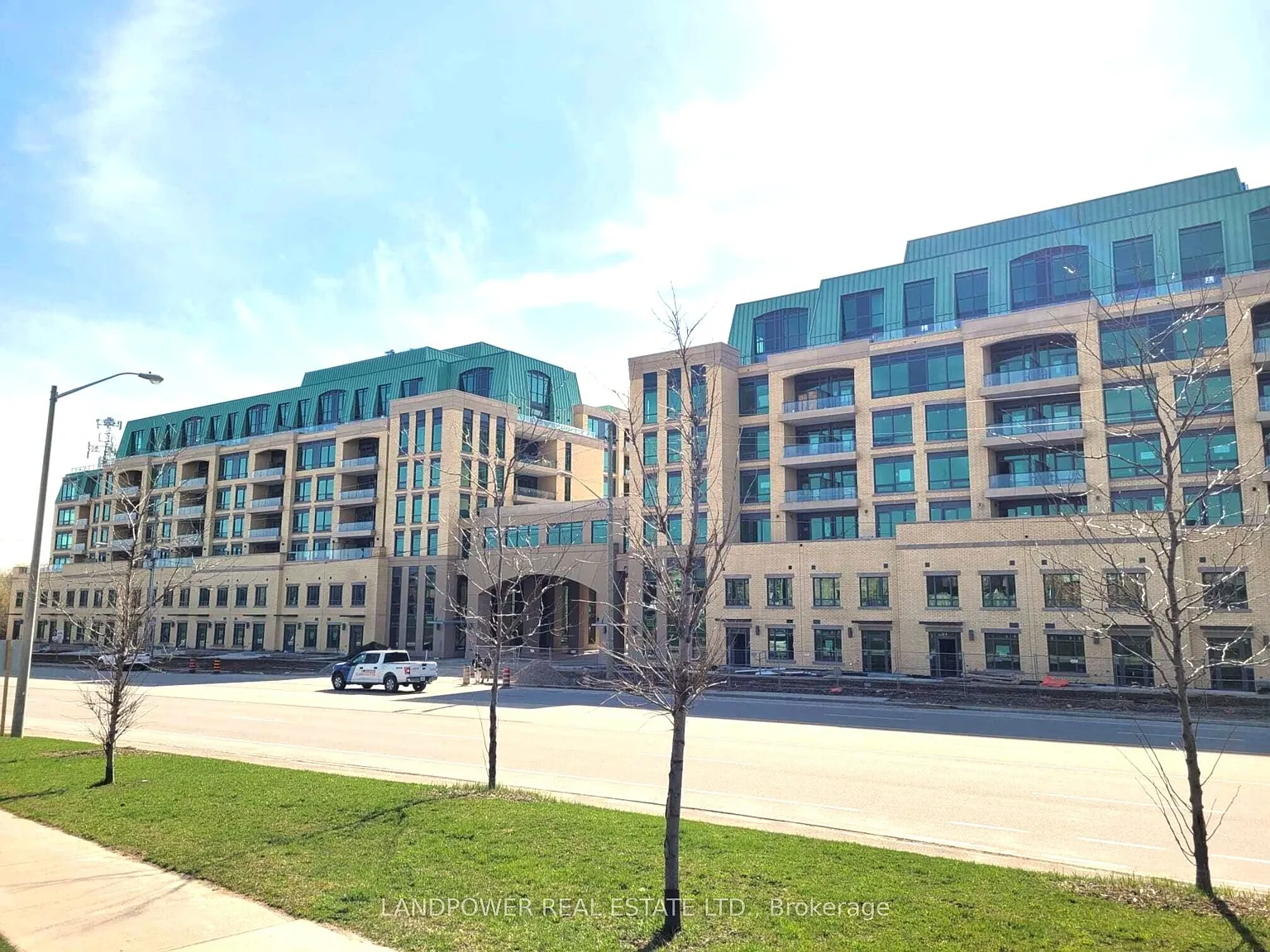 3 bed, $3,285 — Photo 1