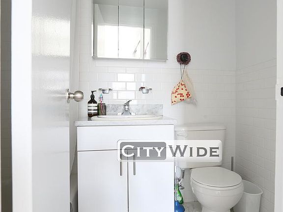 5th image of 401 E 88th St APT 14C