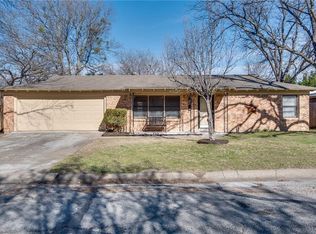 5021 Roxie St, Haltom City, TX 76117