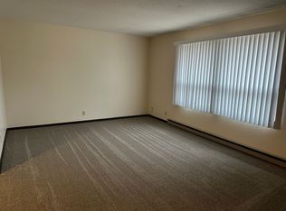 40 2nd Ave NW APT 2, Elgin, MN 55932