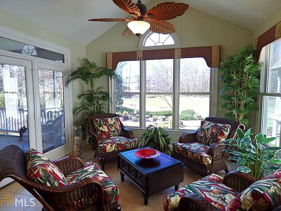 5th image of 813 Chalet Hls