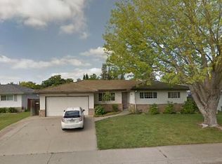 6288 Lake Park Dr, Sacramento, CA 95831