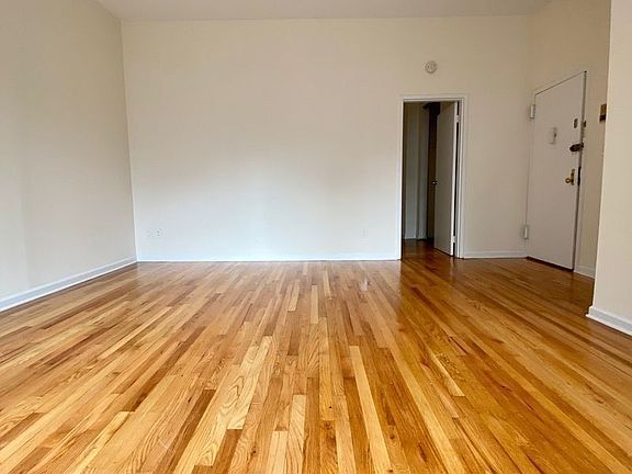 3rd image of 329 W 101st St #A5