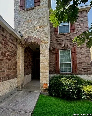 4 bed, 3.0 bath, 2676 sqft, $2,500 — Photo 2
