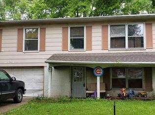 3346 W Loras Dr, Freeport, IL 61032