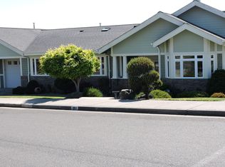 998 Inlet Loop, Coos Bay, OR 97420