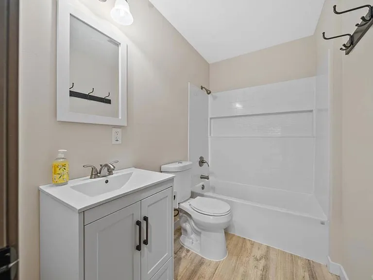 809 Merlin Dr — Photo 8
