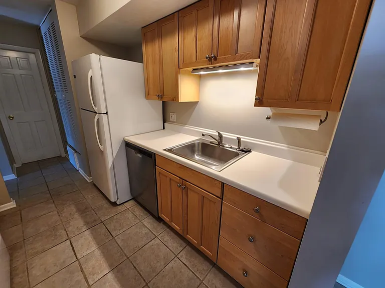 560 Shorely Dr #204 — Photo 10