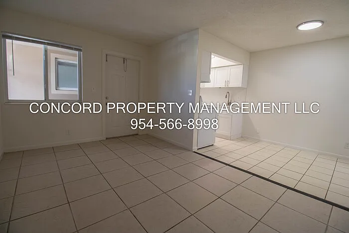 1727 Liberty St #5 — Photo 3