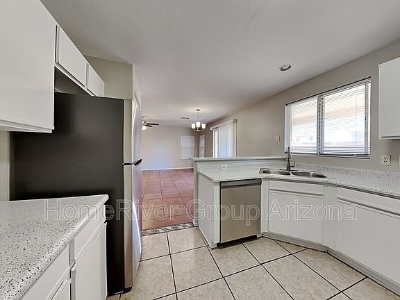 4th image of 12805 N El Frio St