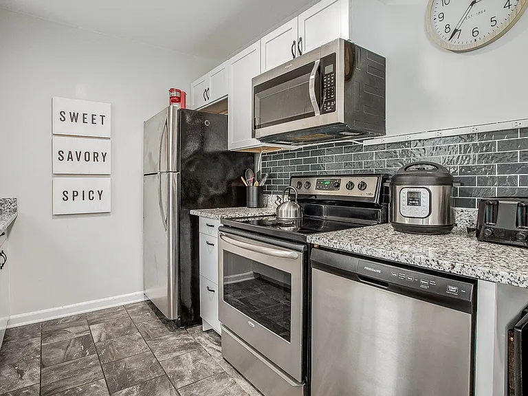 3021 S Ralston Ave — Photo 3