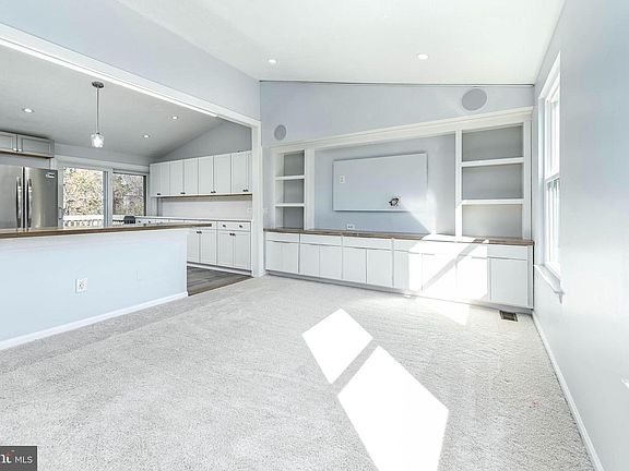 5th image of 211 Amy Ct