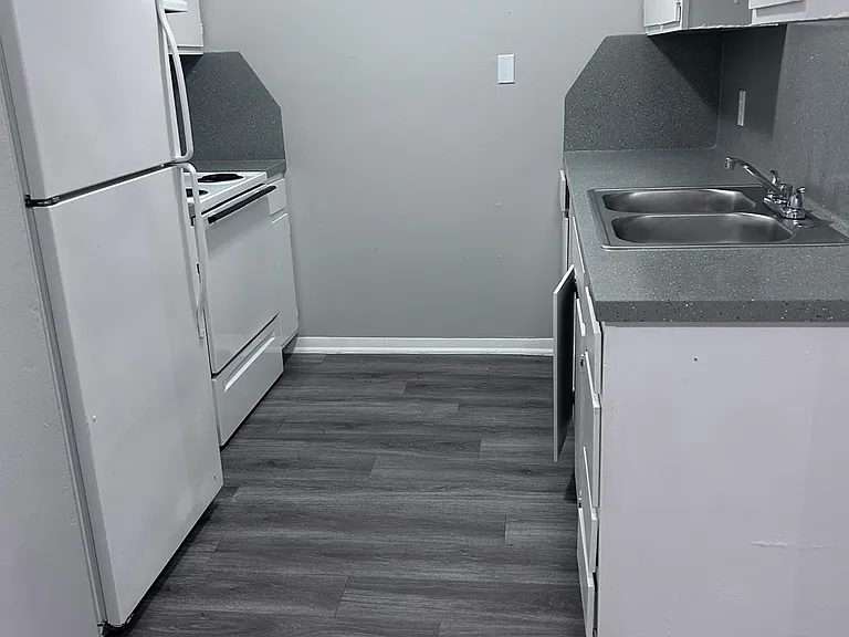 McIntyre Apartments — Photo 42