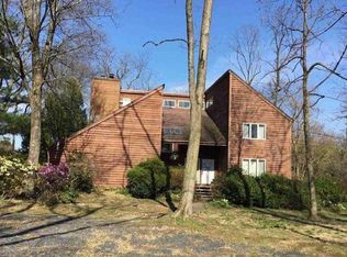 10 Teak Ln, Princeton, NJ 08540