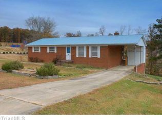 215 Arrowood Ln, Jamestown, NC 27282