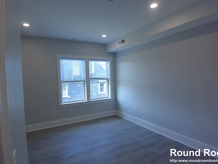 120 Kenrick St #5 — Photo 8