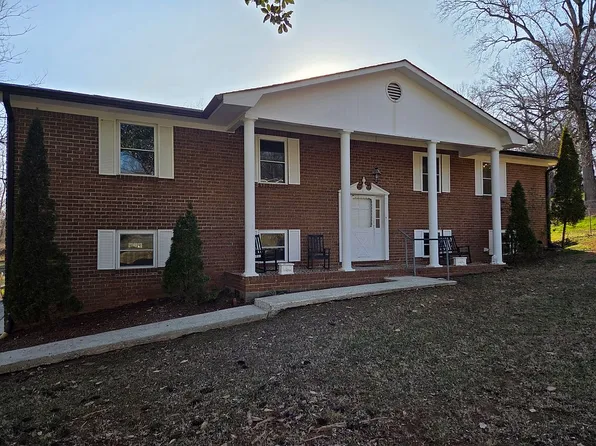 379 Pleasant View Cir, Jasper, TN 37347