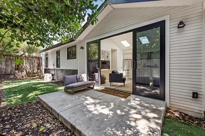 546A Oxford Ave — Photo 15